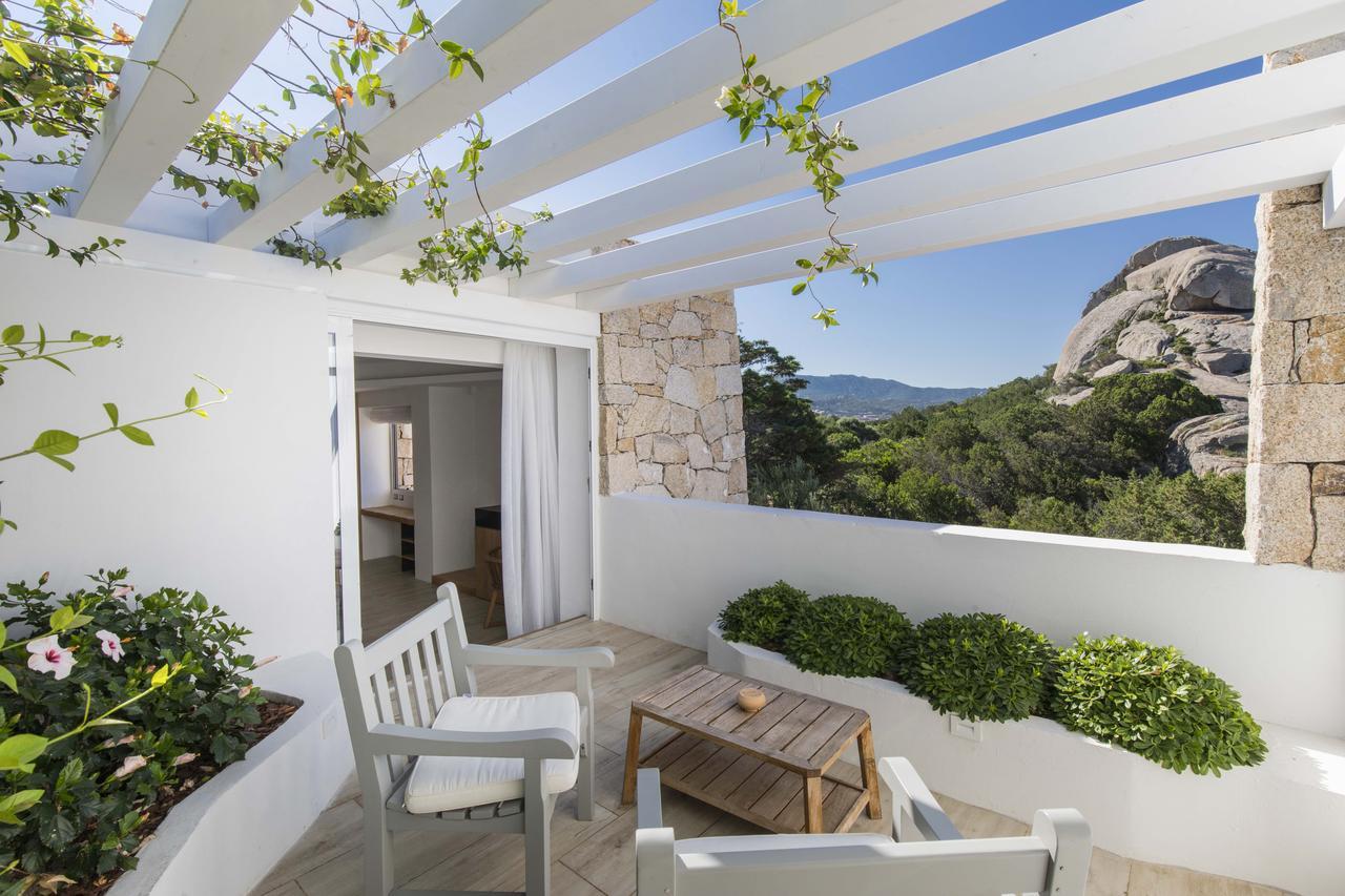 Hotel Grand Relais Dei Nuraghi Baja Sardinia Exterior foto
